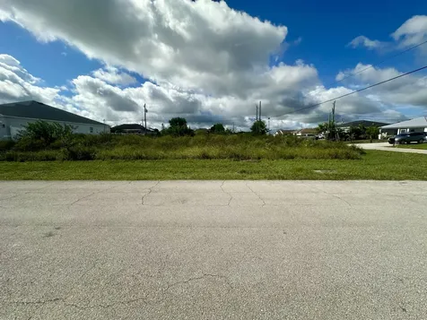 690 SW Gailbreath Avenue Port Saint Lucie FL 34953