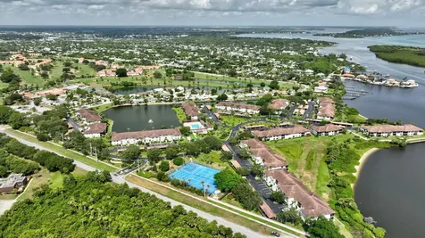 6101 Se Landing Way Stuart FL 34997