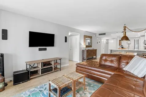 17 Royal Palm Way Boca Raton FL 33432