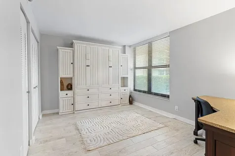 17 Royal Palm Way Boca Raton FL 33432