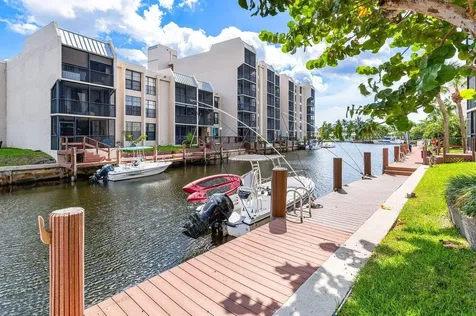 17 Royal Palm Way Boca Raton FL 33432