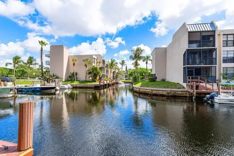 17 Royal Palm Way Boca Raton FL 33432
