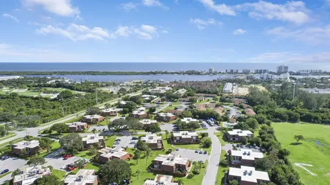 3900 County Line Road Tequesta FL 33469