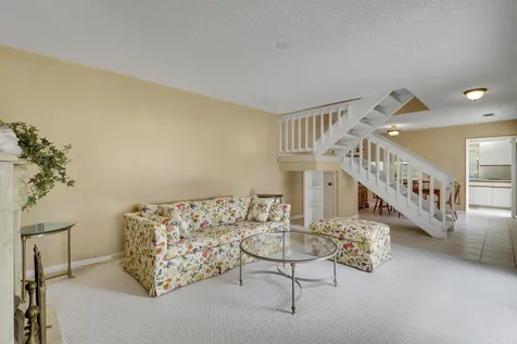387 Prestwick Lane Palm Beach Gardens FL 33418