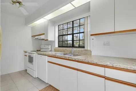387 Prestwick Lane Palm Beach Gardens FL 33418