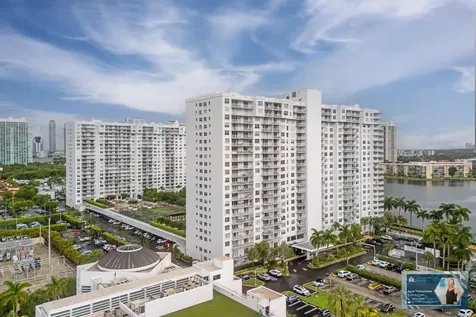 2801 Ne 183rd Street Aventura FL 33160