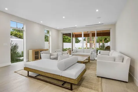 909 Bond Way Delray Beach FL 33483