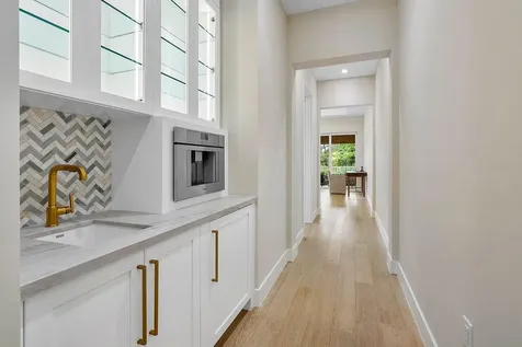 909 Bond Way Delray Beach FL 33483