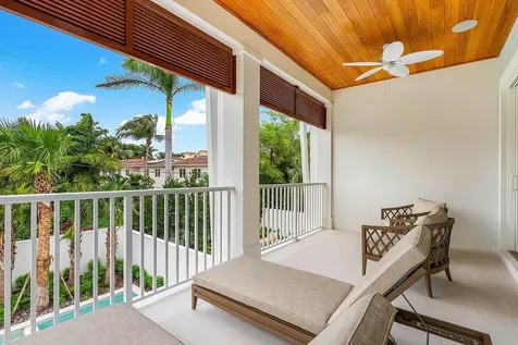 909 Bond Way Delray Beach FL 33483