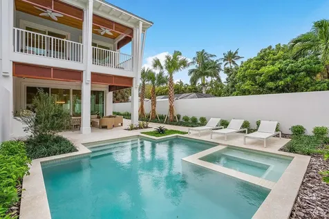 909 Bond Way Delray Beach FL 33483