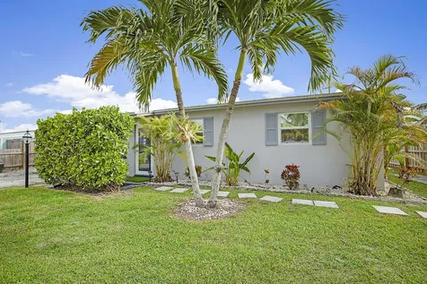 9278 Bloomfield Drive Palm Beach Gardens FL 33410