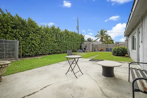 9278 Bloomfield Drive Palm Beach Gardens FL 33410
