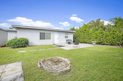 9278 Bloomfield Drive Palm Beach Gardens FL 33410