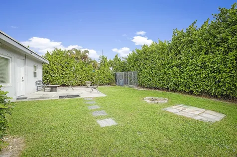 9278 Bloomfield Drive Palm Beach Gardens FL 33410