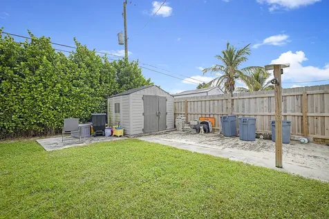 9278 Bloomfield Drive Palm Beach Gardens FL 33410