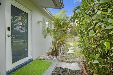 9278 Bloomfield Drive Palm Beach Gardens FL 33410