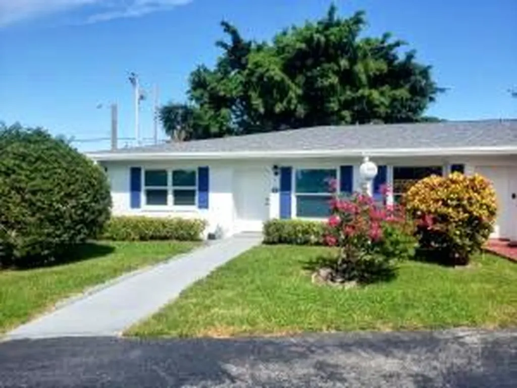 5020 Petal Place Delray Beach FL 33484