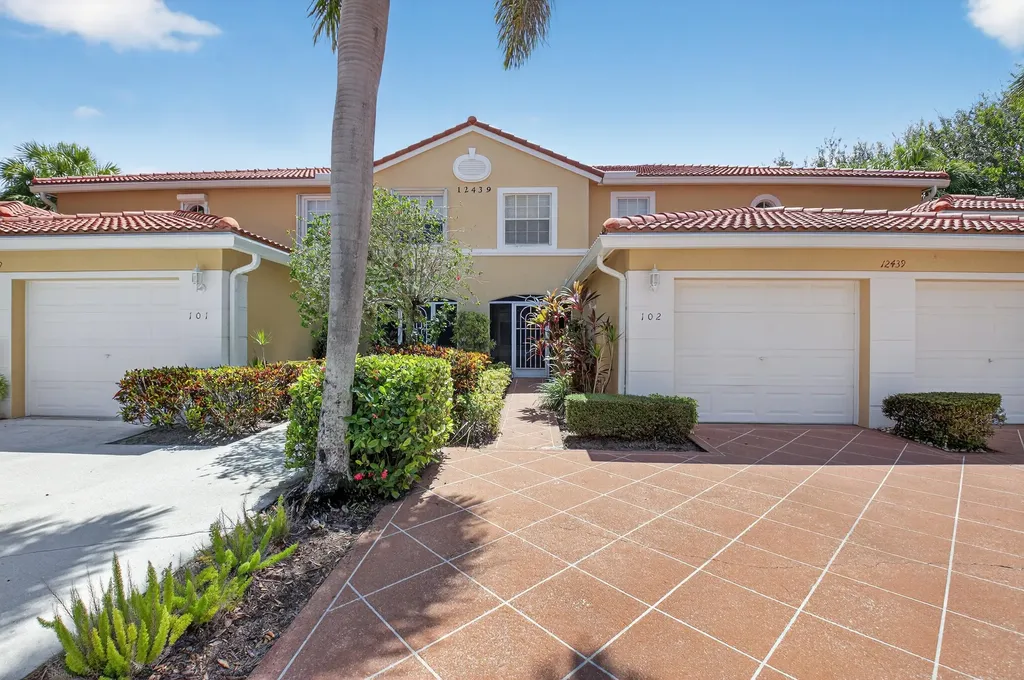 12439 Crystal Pointe Drive Boynton Beach FL 33437