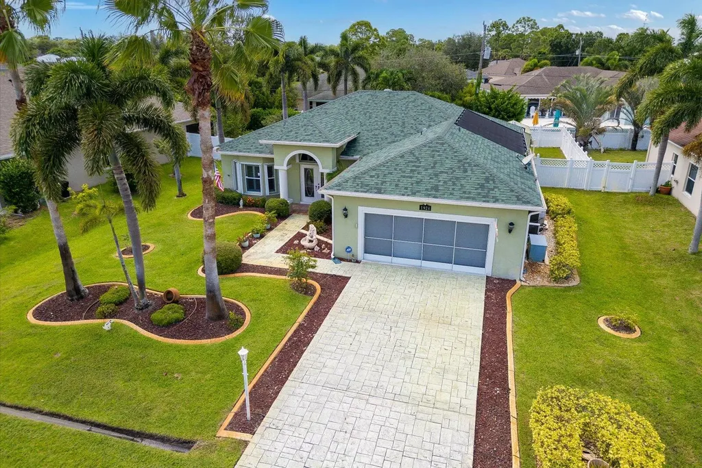 1926 Sw Logan Street Port Saint Lucie FL 34953
