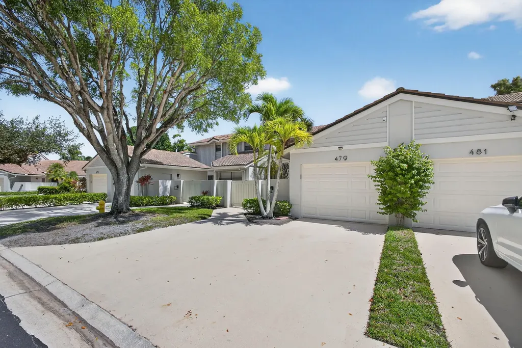 479 Prestwick Circle Palm Beach Gardens FL 33418