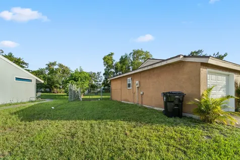 226 Sw Kimball Circle Port Saint Lucie FL 34953