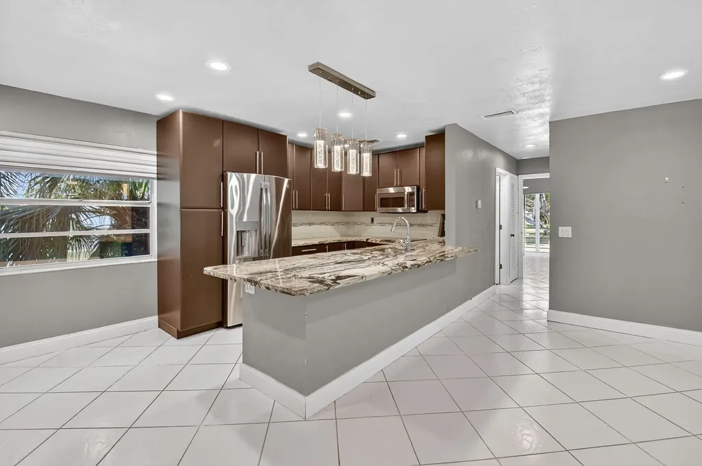 624 Flanders M Delray Beach FL 33484
