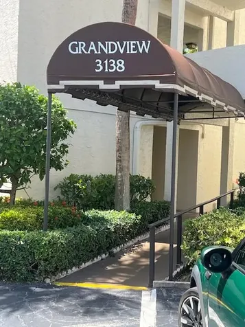 3138 Via Poinciana Lake Worth FL 33467