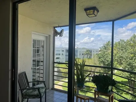 3138 Via Poinciana Lake Worth FL 33467
