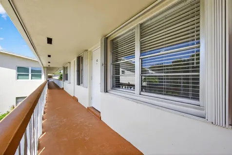 42 Easthampton B West Palm Beach FL 33417