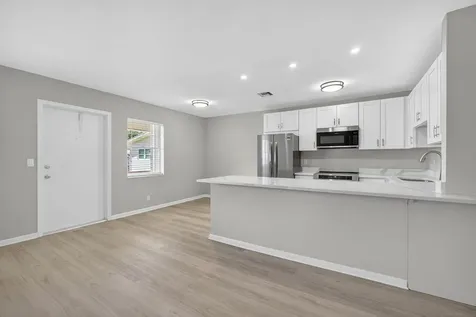 42 Easthampton B West Palm Beach FL 33417