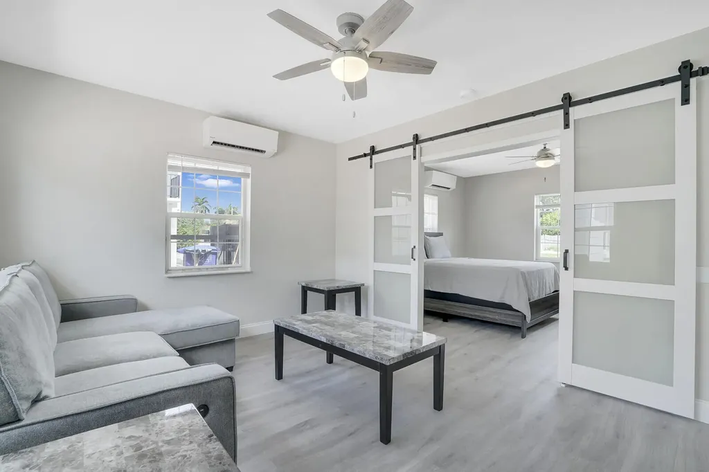 1001 S Federal Highway Lake Worth Beach FL 33460