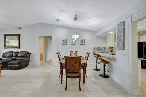 1541 Se Minorca Avenue Port Saint Lucie FL 34952