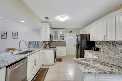 1541 Se Minorca Avenue Port Saint Lucie FL 34952