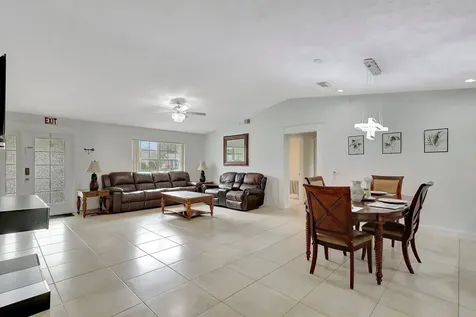 1541 Se Minorca Avenue Port Saint Lucie FL 34952