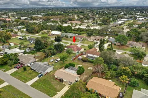 1541 Se Minorca Avenue Port Saint Lucie FL 34952