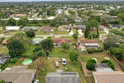 1541 Se Minorca Avenue Port Saint Lucie FL 34952