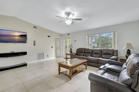 1541 Se Minorca Avenue Port Saint Lucie FL 34952