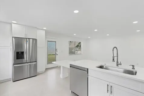 578 Burgundy M Delray Beach FL 33484
