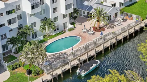 2870 Ne 14th Street Causeway Pompano Beach FL 33062