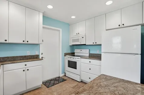 2870 Ne 14th Street Causeway Pompano Beach FL 33062