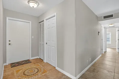 2870 Ne 14th Street Causeway Pompano Beach FL 33062