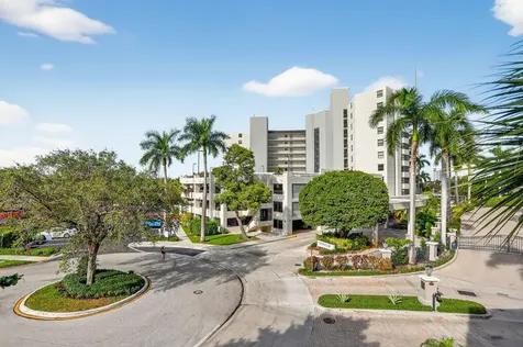 2870 Ne 14th Street Causeway Pompano Beach FL 33062