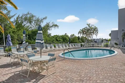 2870 Ne 14th Street Causeway Pompano Beach FL 33062