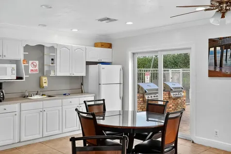 2870 Ne 14th Street Causeway Pompano Beach FL 33062