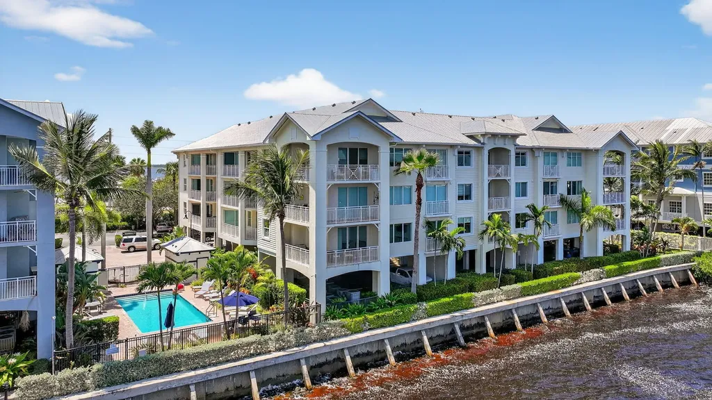 275 NW Flagler Avenue Stuart FL 34994