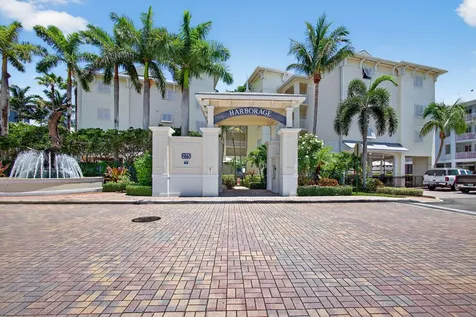 275 NW Flagler Avenue Stuart FL 34994