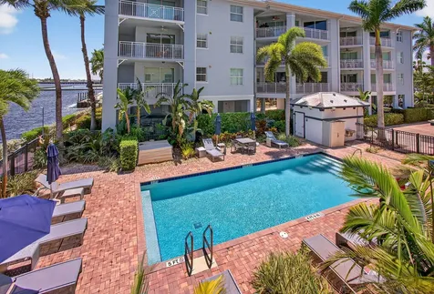 275 NW Flagler Avenue Stuart FL 34994
