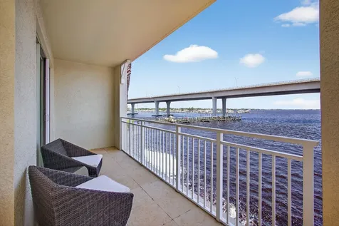 275 NW Flagler Avenue Stuart FL 34994