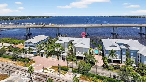 275 NW Flagler Avenue Stuart FL 34994