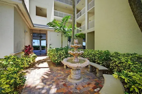 275 NW Flagler Avenue Stuart FL 34994